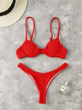 Biquíni Sensual Listrado com Sutiã Push-up e Corte Alto