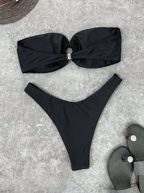 Biquíni com Sutiã Bandeau e Corte Alto