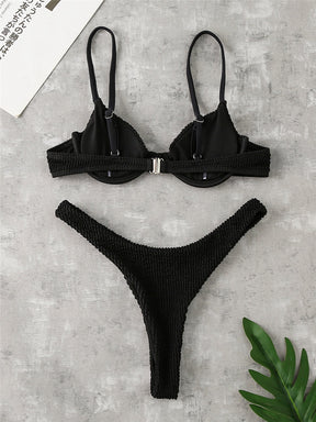 Biquíni Sensual Listrado com Sutiã Push-up e Corte Alto