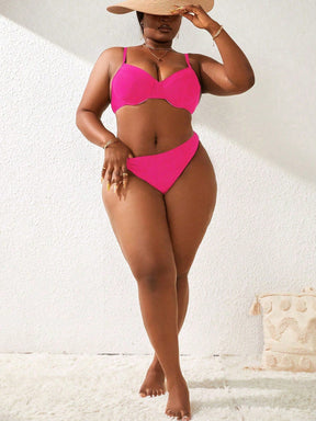 Biquíni Plus Size- Elegância Minimalista para o Verão