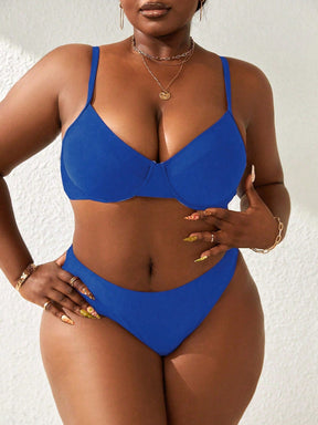 Biquíni Plus Size- Elegância Minimalista para o Verão
