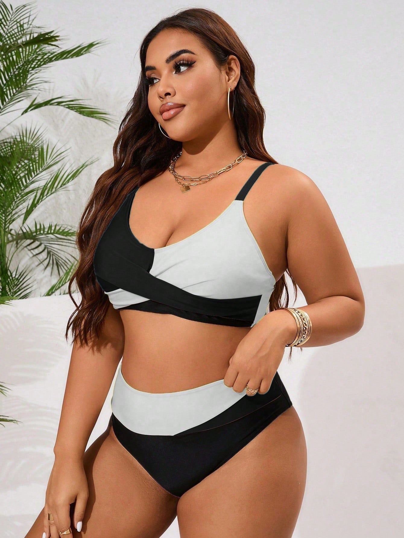 Biquíni Plus Size - Estilo com Blocos de Cor